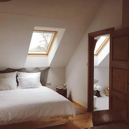 Miedzy Wodami Villa *